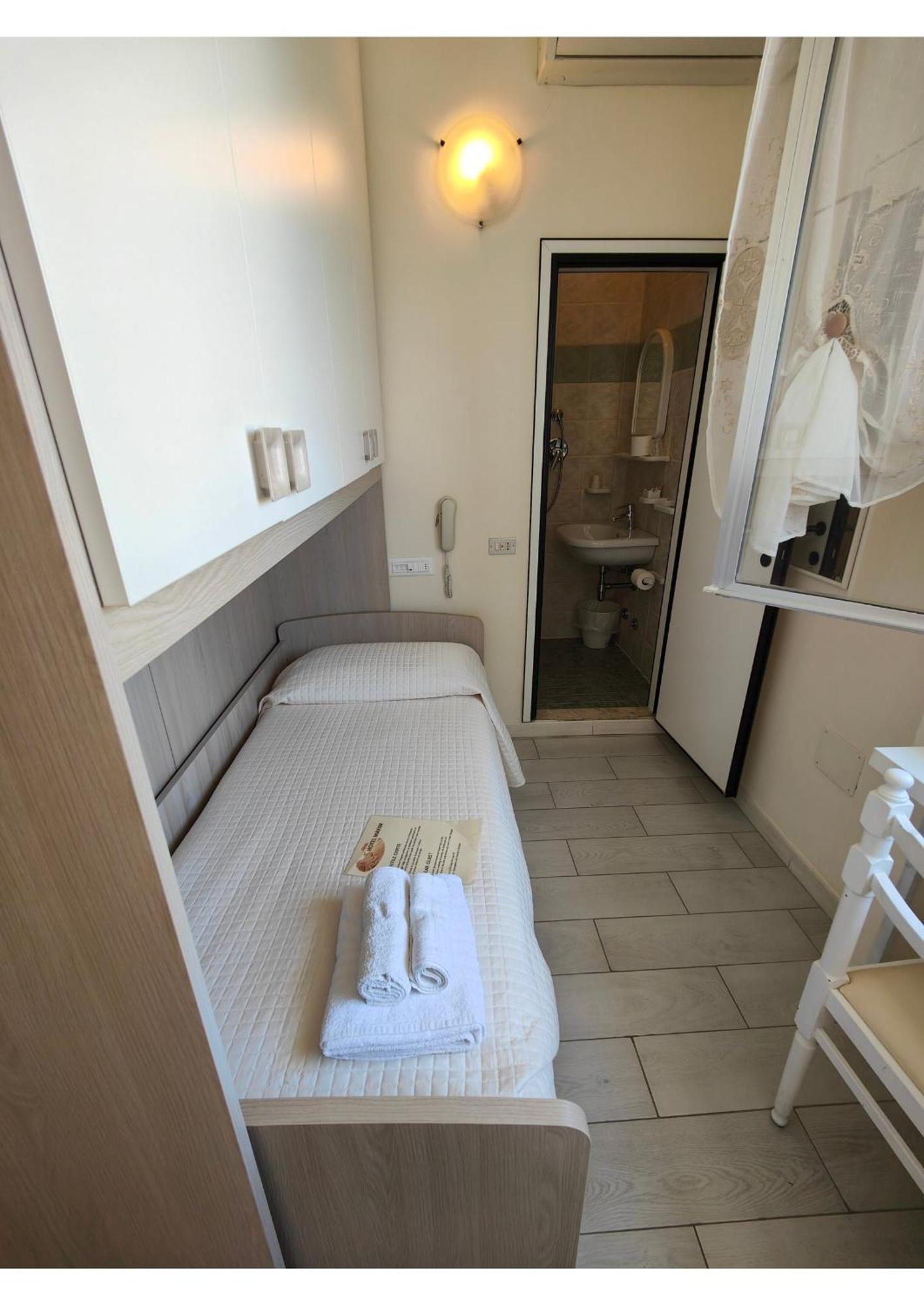 Hotel Maxim Misano Adriatico Camera foto